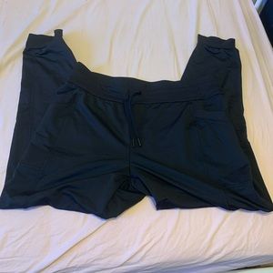 32 DEGREES-COSTCO JOGGERS SIZE L NEVER WORN